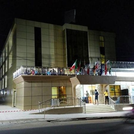 Mbayaville Hotel Douala Esterno foto