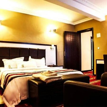 Mbayaville Hotel Douala Esterno foto