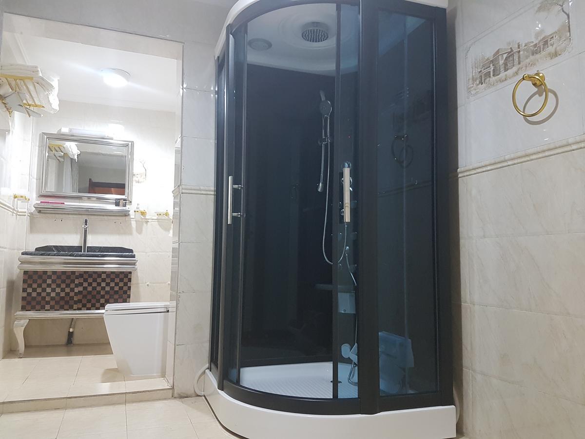 Mbayaville Hotel Douala Esterno foto