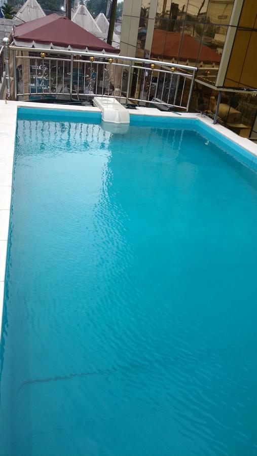 Mbayaville Hotel Douala Esterno foto