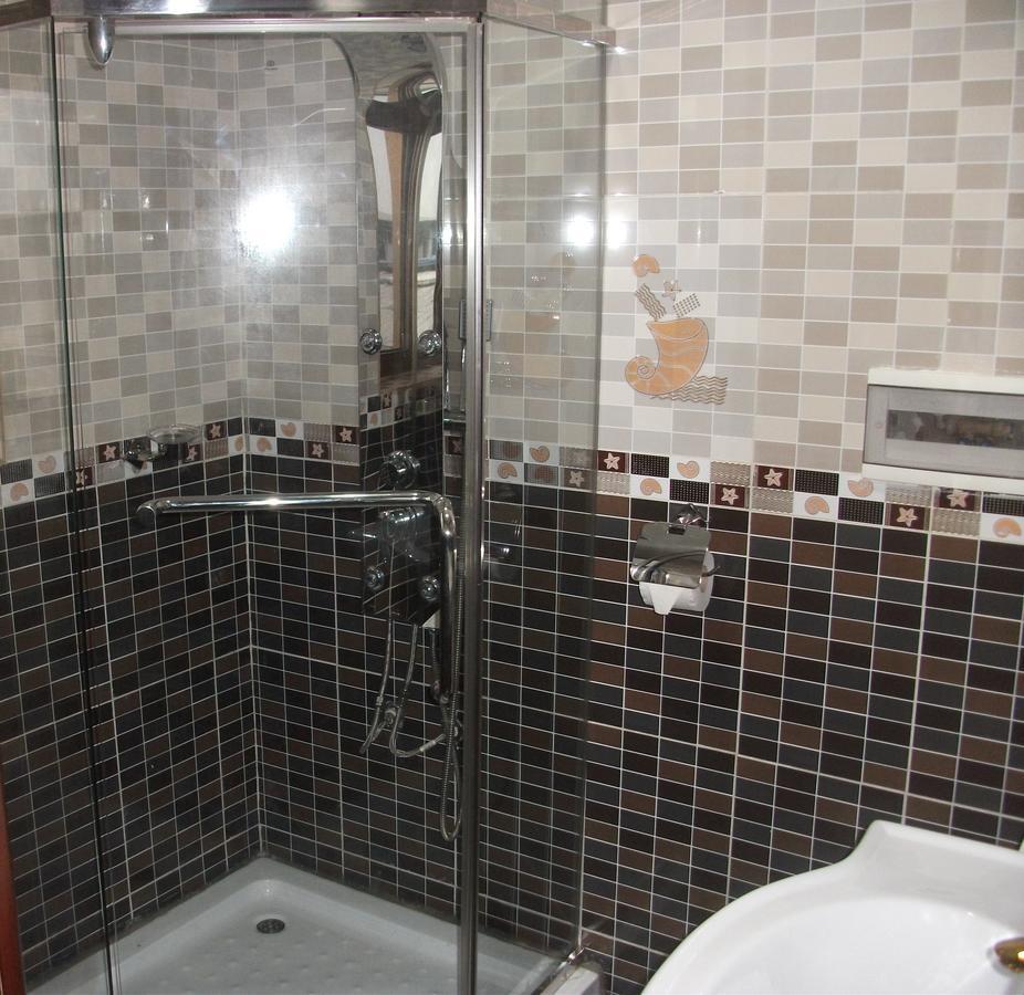 Mbayaville Hotel Douala Esterno foto