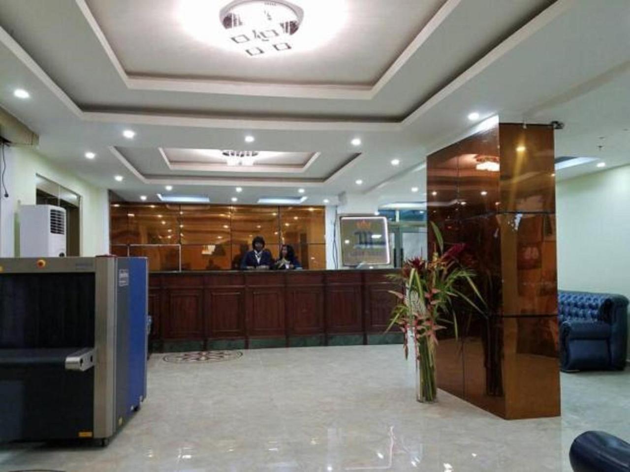 Mbayaville Hotel Douala Esterno foto